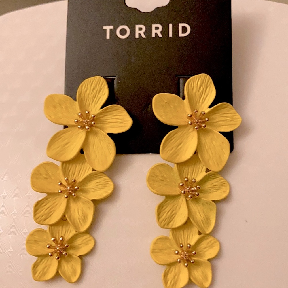 Yellow flower earrings -Torrid, like new